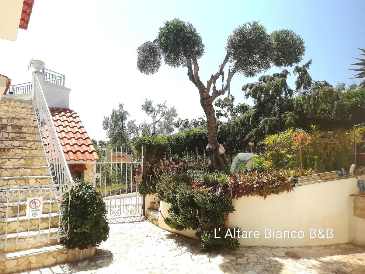B&B L'Altare Bianco Vieste Exteriör bild